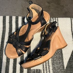 Born women's size 10 black wedges